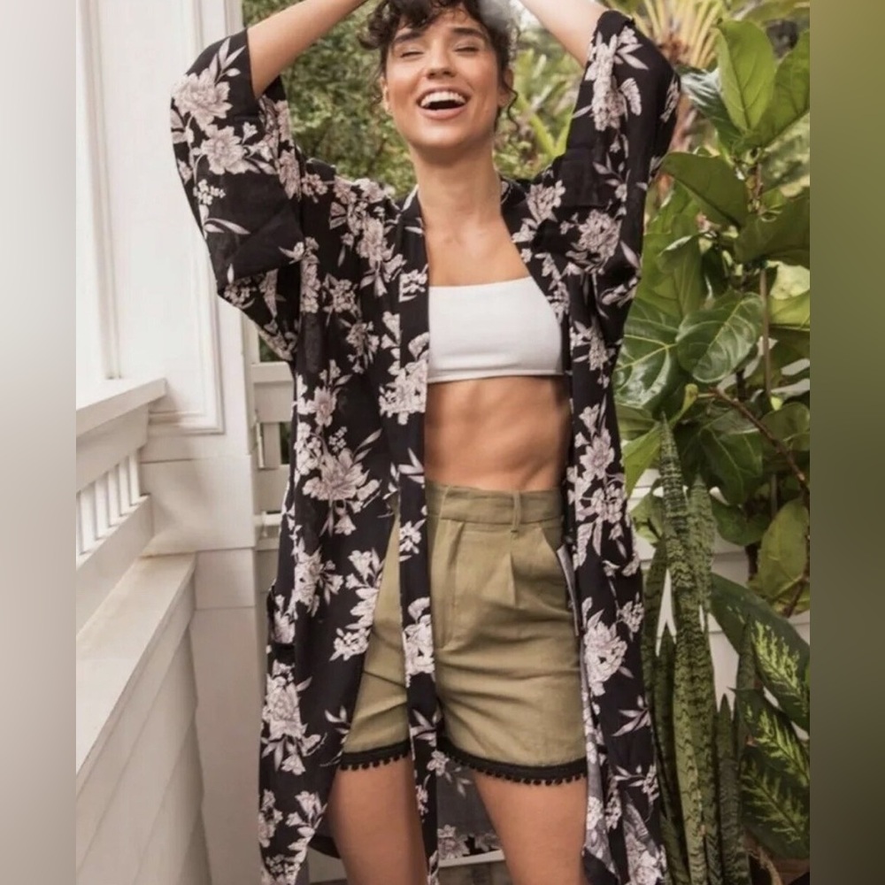 Spiritual Gangster Black and White Floral Cape